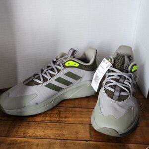 Adidas Men's Gray and Olive Alphaedge + Size 8 1/2 US